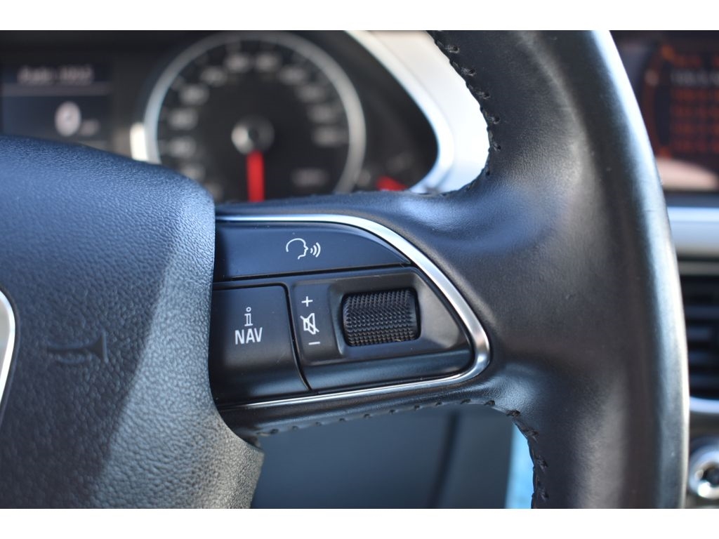 Audi A4 2.0T Premium Plus quattro Sedan AWD 8A 2013