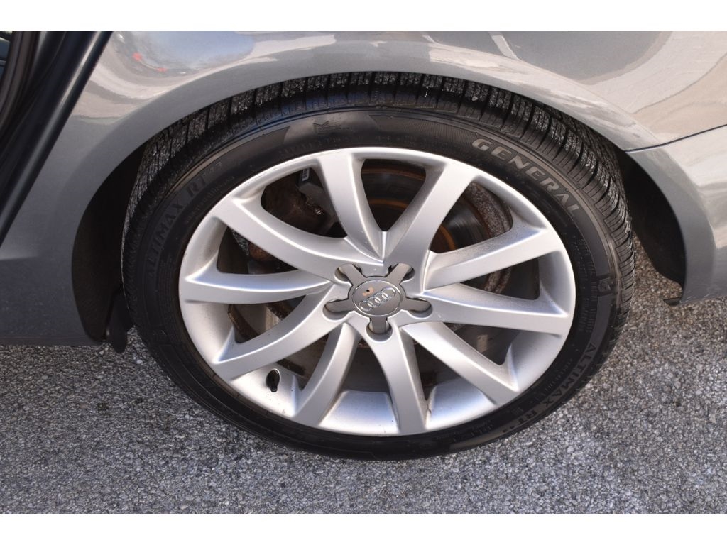 Audi A4 2.0T Premium Plus quattro Sedan AWD 8A 2013