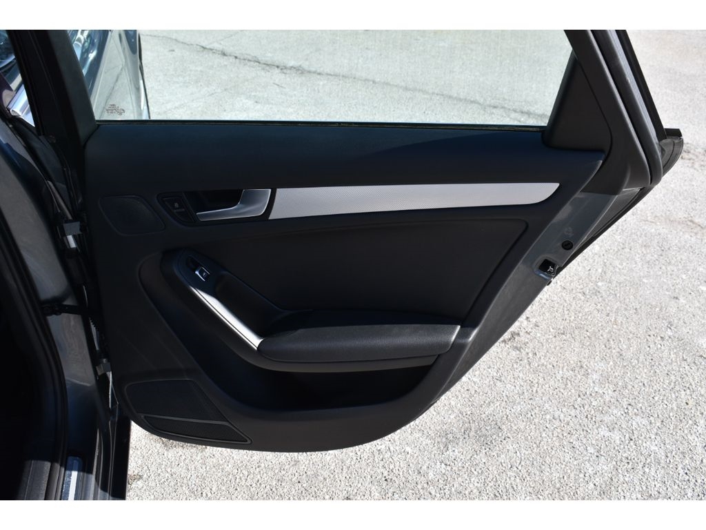 Audi A4 2.0T Premium Plus quattro Sedan AWD 8A 2013