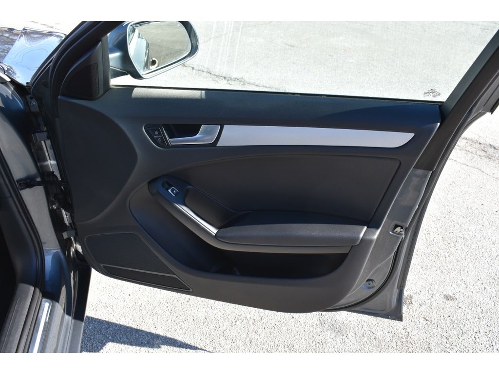 Audi A4 2.0T Premium Plus quattro Sedan AWD 8A 2013