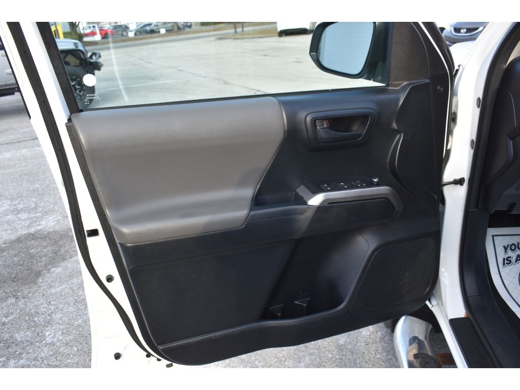 Toyota Tacoma SR5 Double Cab 4WD V6 2016