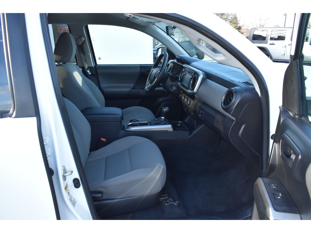 Toyota Tacoma SR5 Double Cab 4WD V6 2016