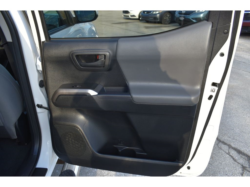 Toyota Tacoma SR5 Double Cab 4WD V6 2016