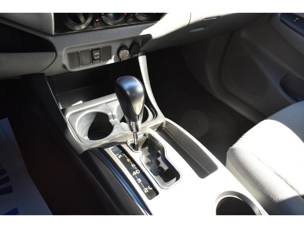 Toyota Tacoma Double Cab V6 5AT 4WD 2015