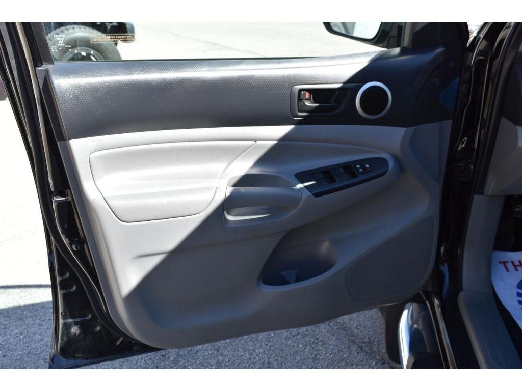 Toyota Tacoma Double Cab V6 5AT 4WD 2015