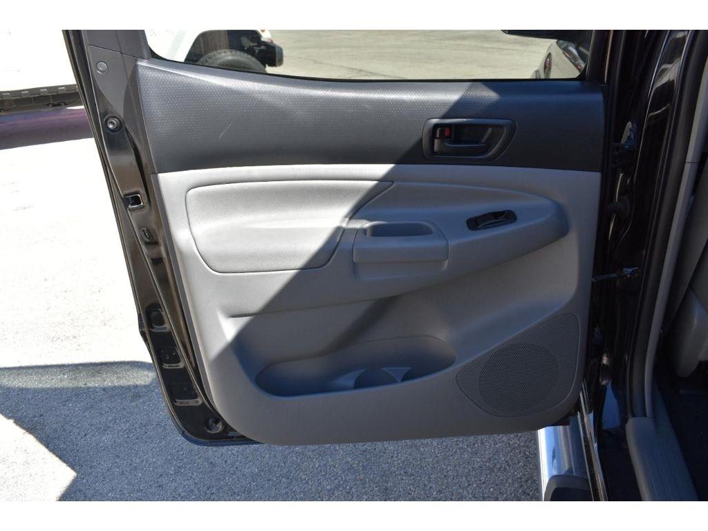 Toyota Tacoma Double Cab V6 5AT 4WD 2015