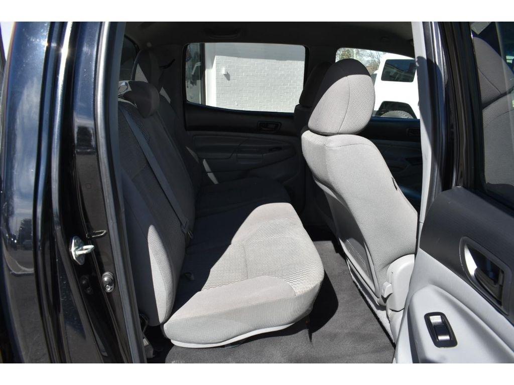 Toyota Tacoma Double Cab V6 5AT 4WD 2015