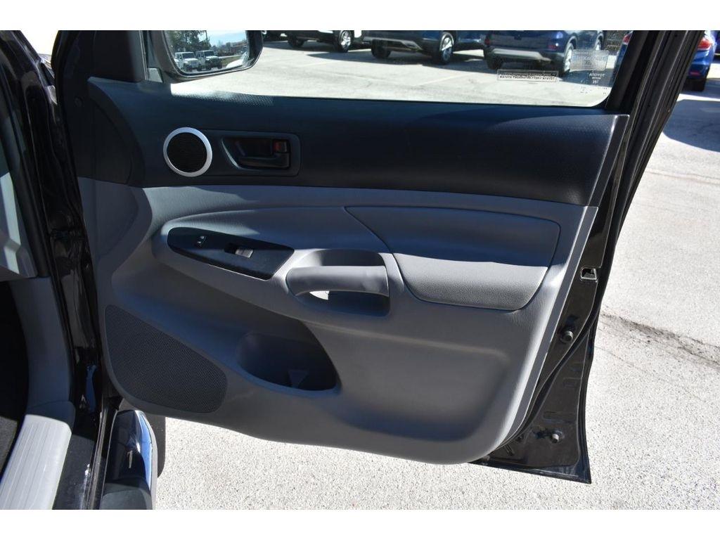 Toyota Tacoma Double Cab V6 5AT 4WD 2015