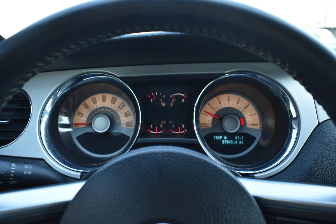 Ford Mustang GT Premium 2D Coupe 2011