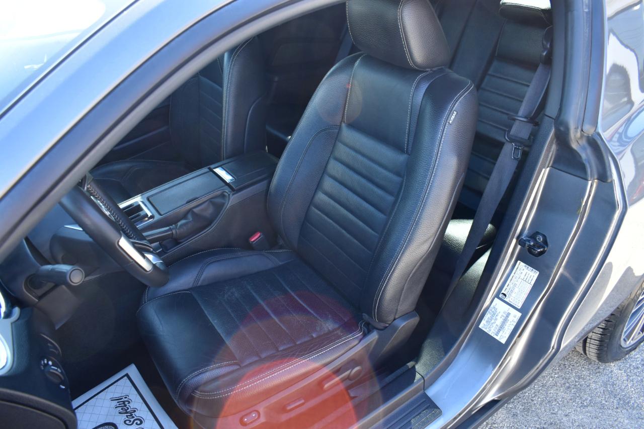 Ford Mustang GT Premium 2D Coupe 2011