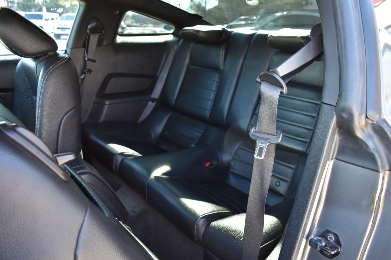 Ford Mustang GT Premium 2D Coupe 2011