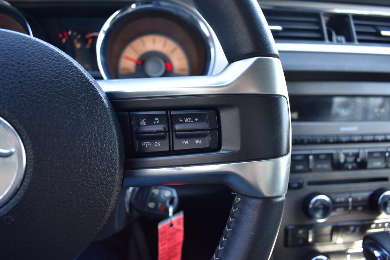 Ford Mustang GT Premium 2D Coupe 2011