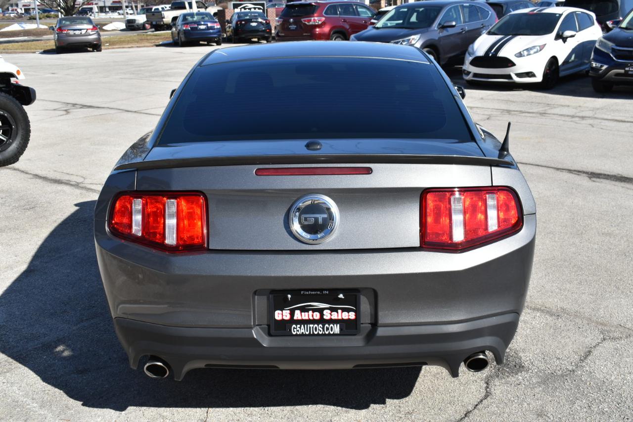 Ford Mustang GT Premium 2D Coupe 2011