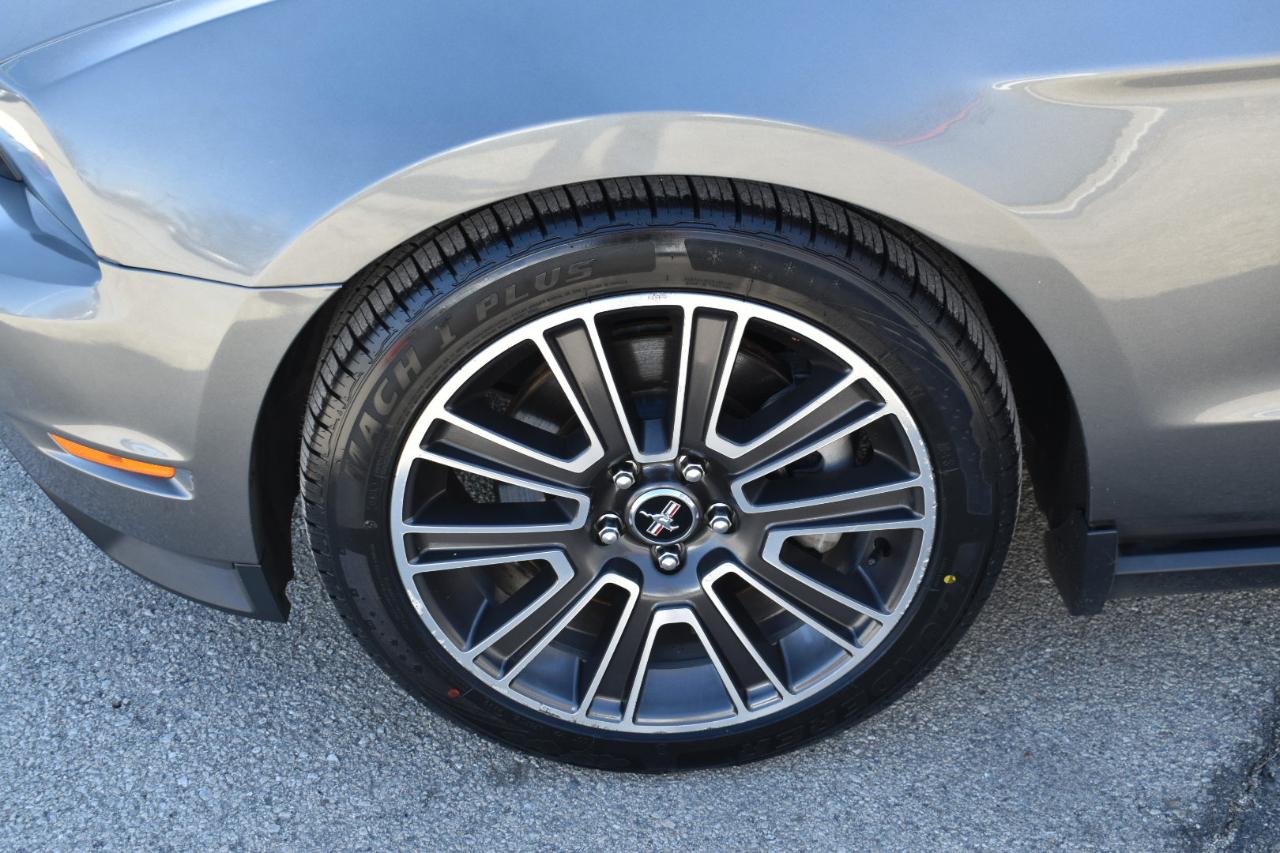 Ford Mustang GT Premium 2D Coupe 2011