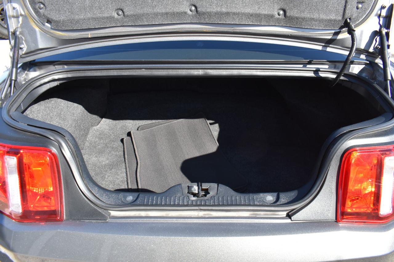 Ford Mustang GT Premium 2D Coupe 2011