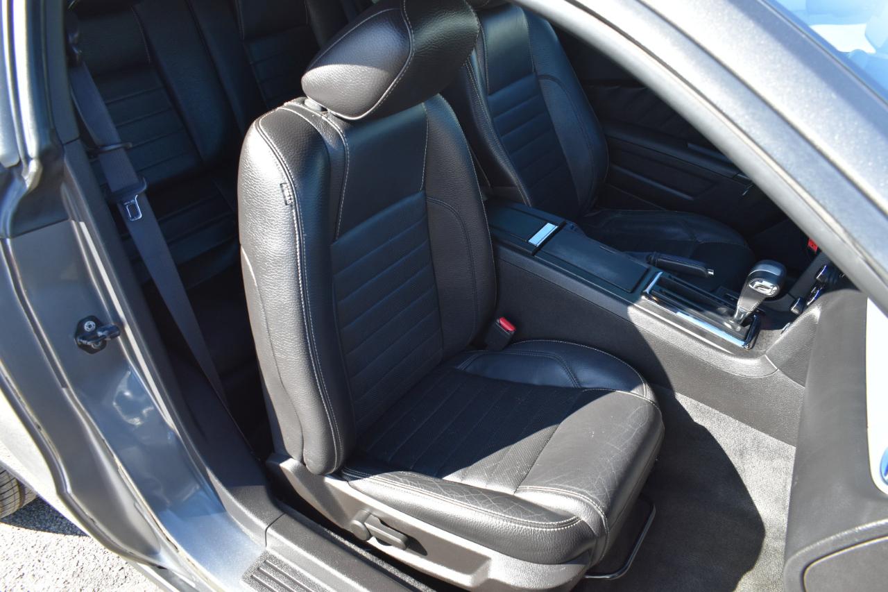 Ford Mustang GT Premium 2D Coupe 2011