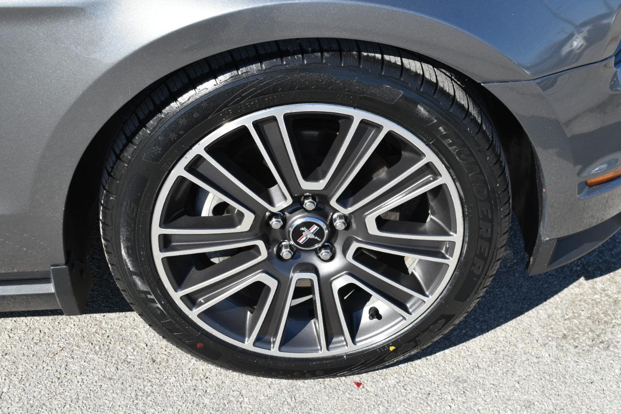 Ford Mustang GT Premium 2D Coupe 2011