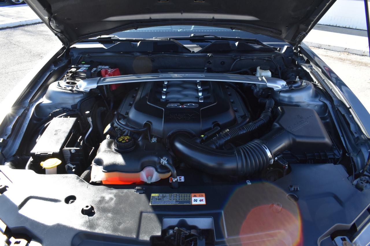 Ford Mustang GT Premium 2D Coupe 2011