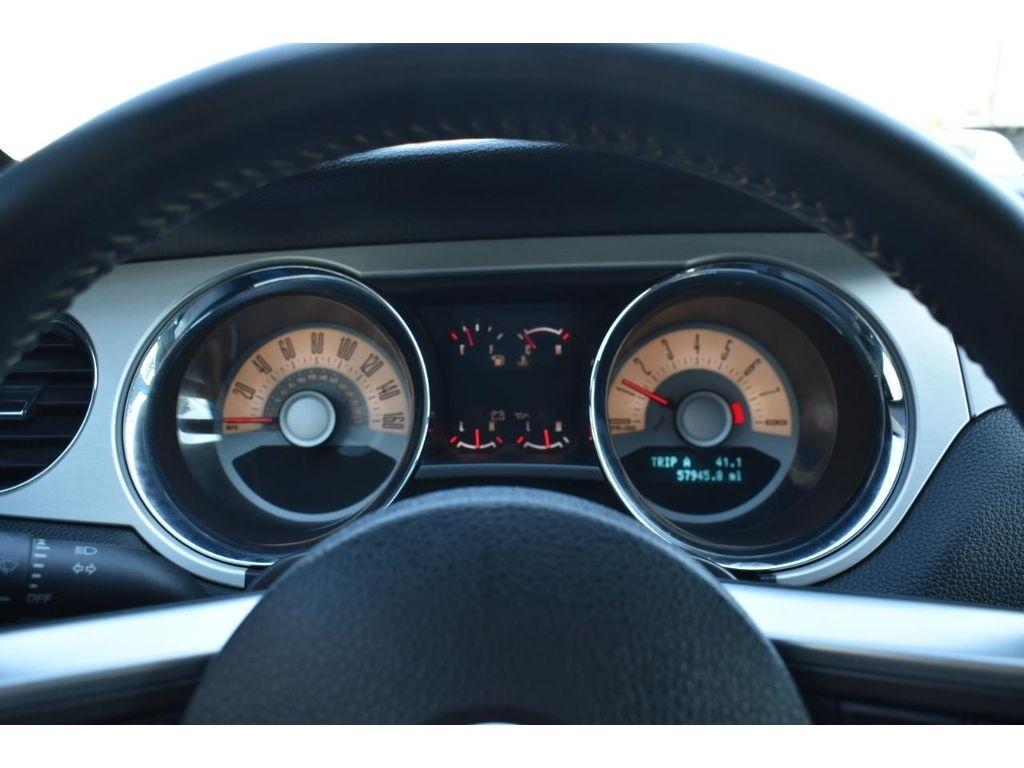 Ford Mustang GT Premium 2D Coupe 2011