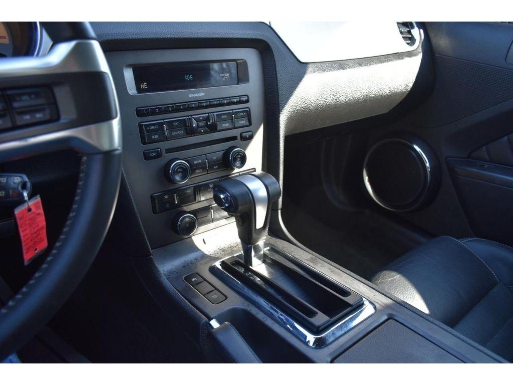 Ford Mustang GT Premium 2D Coupe 2011