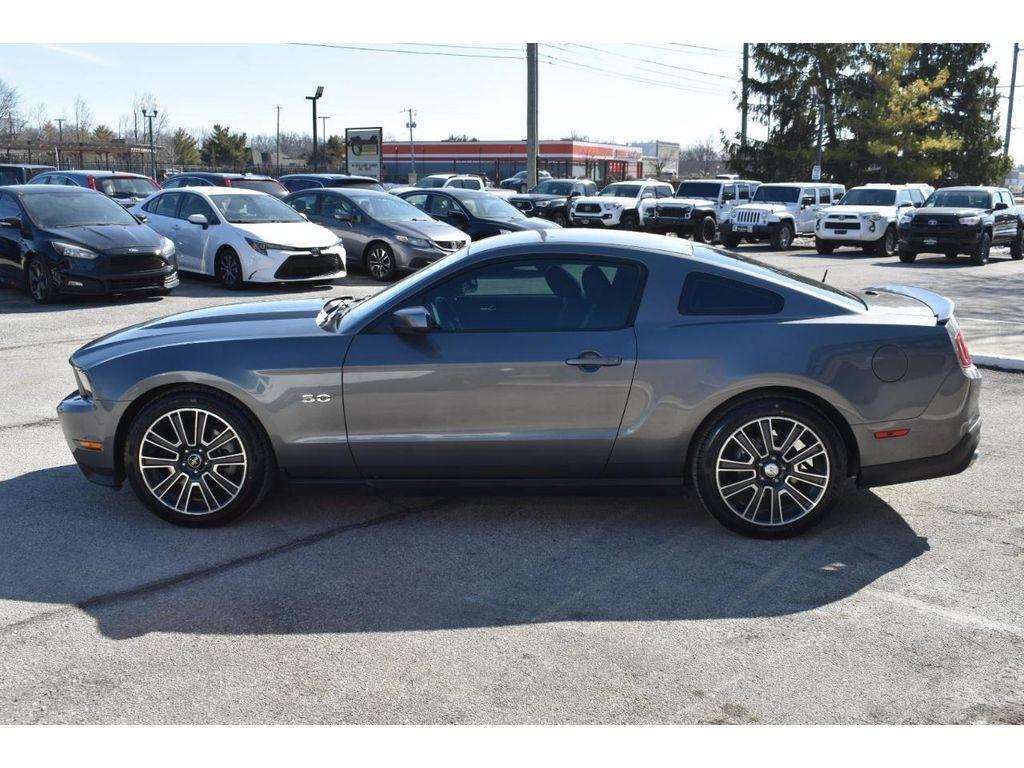 Ford Mustang GT Premium 2D Coupe 2011