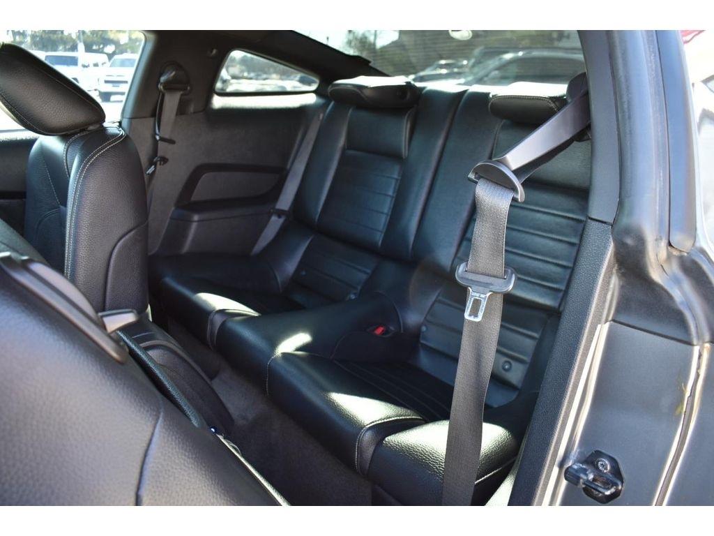 Ford Mustang GT Premium 2D Coupe 2011