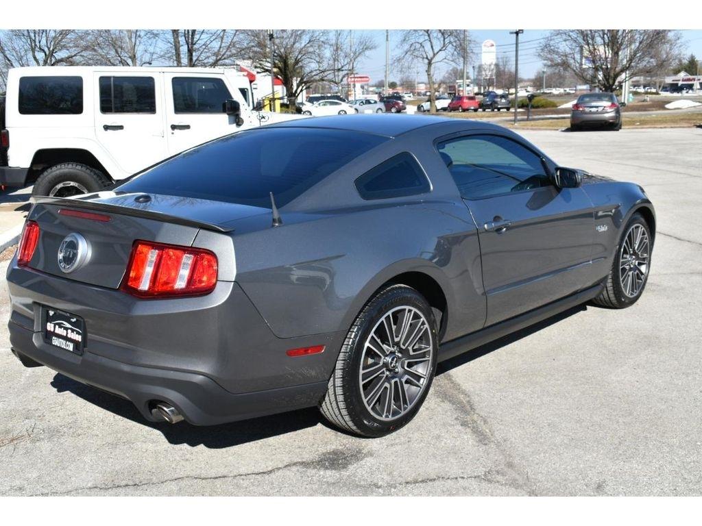 Ford Mustang GT Premium 2D Coupe 2011