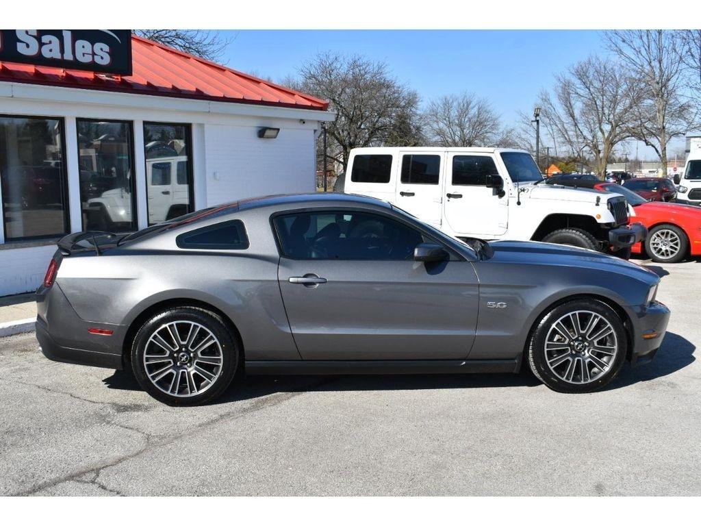 Ford Mustang GT Premium 2D Coupe 2011
