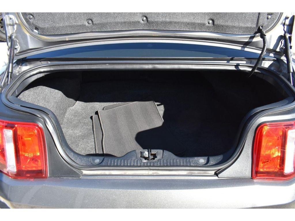 Ford Mustang GT Premium 2D Coupe 2011