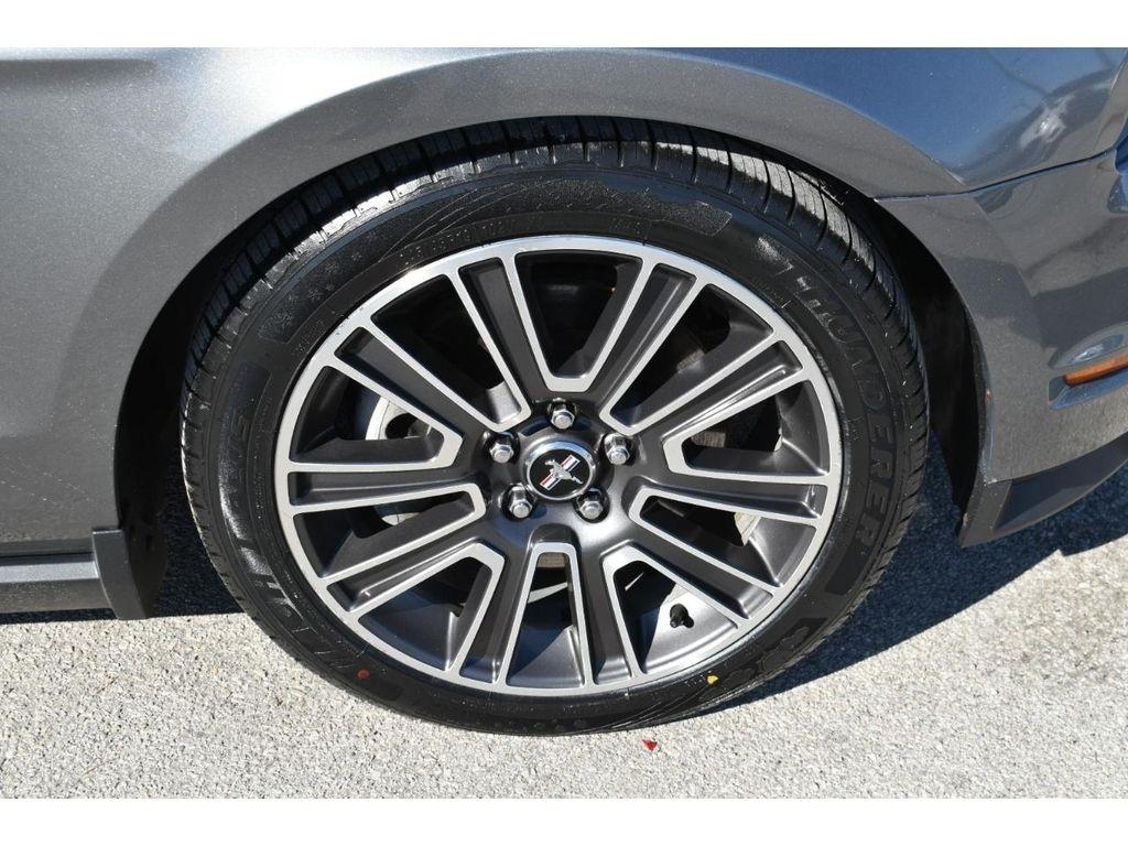 Ford Mustang GT Premium 2D Coupe 2011