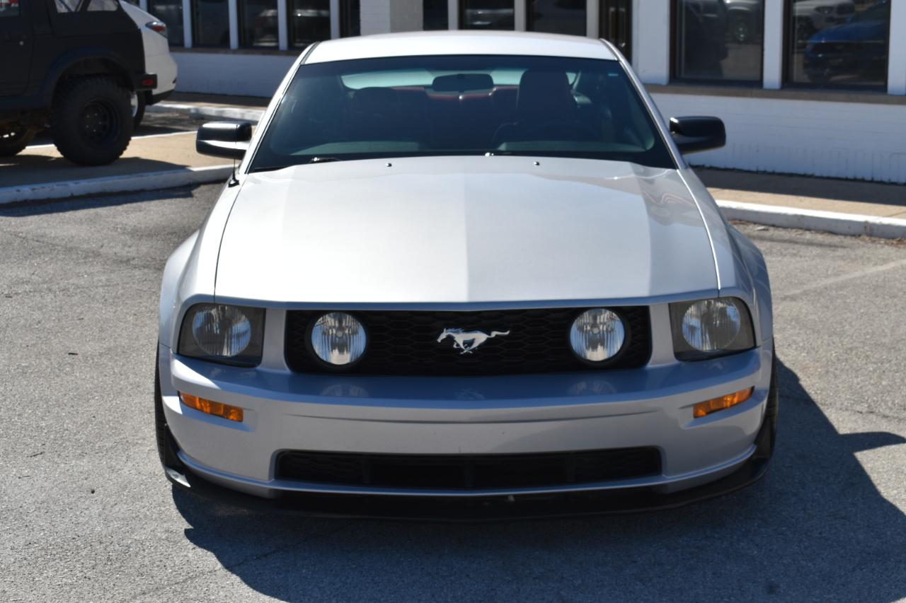 Ford Mustang GT Deluxe Coupe 2006