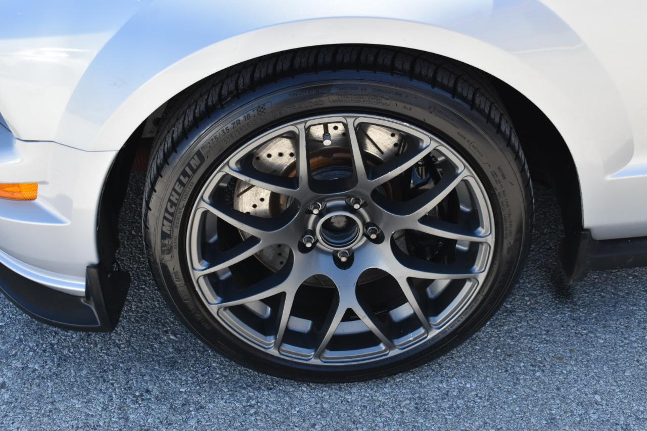 Ford Mustang GT Deluxe Coupe 2006