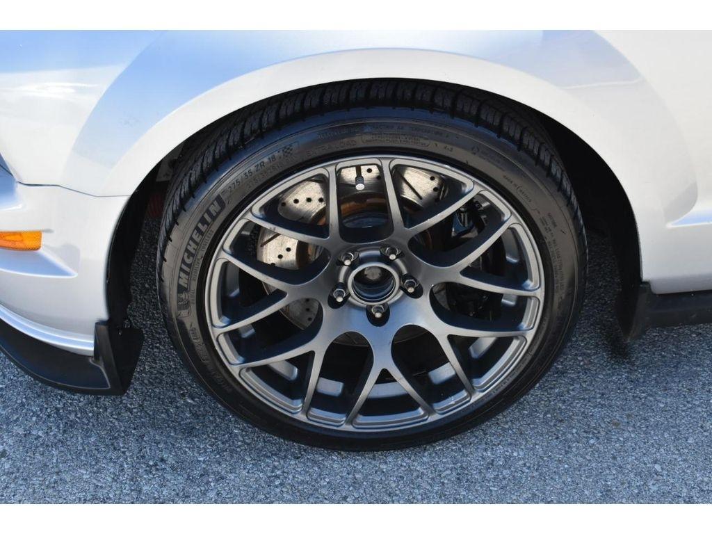 Ford Mustang GT Deluxe Coupe 2006