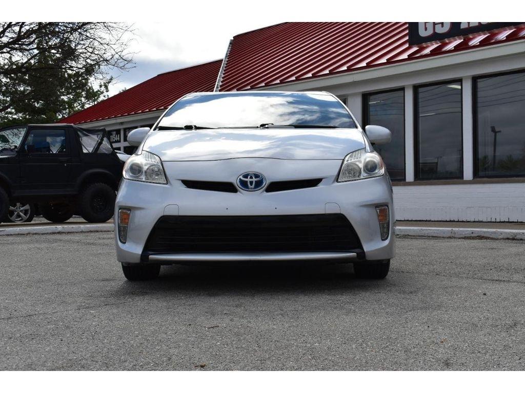 Toyota Prius Two 2014