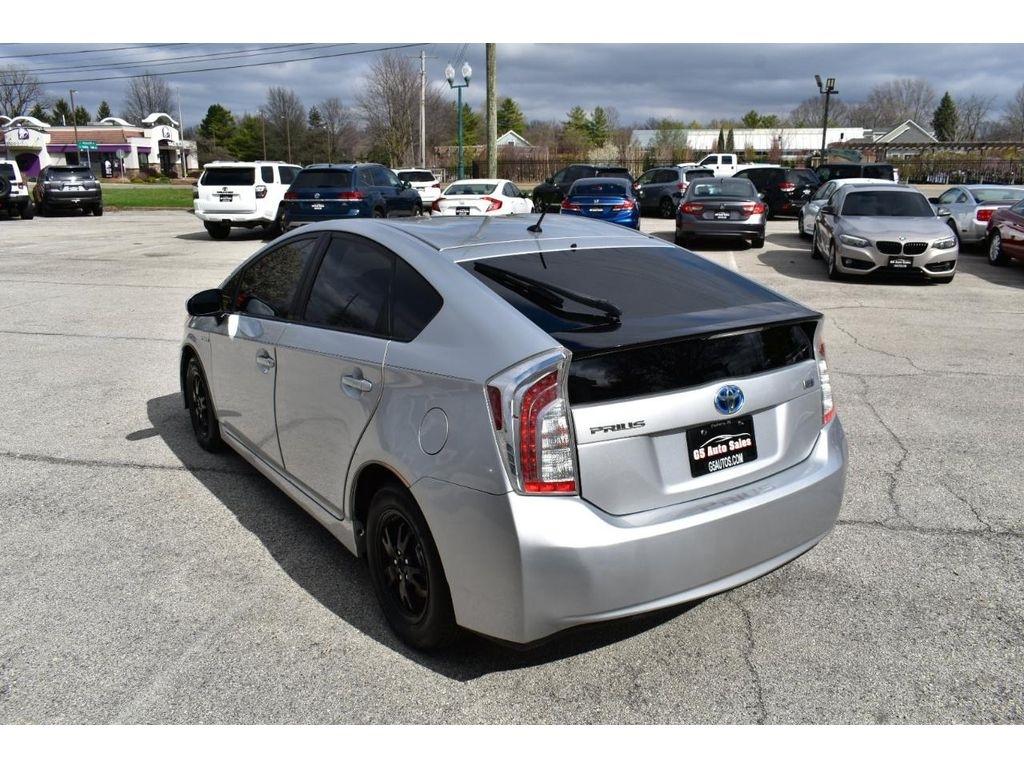 Toyota Prius Two 2014