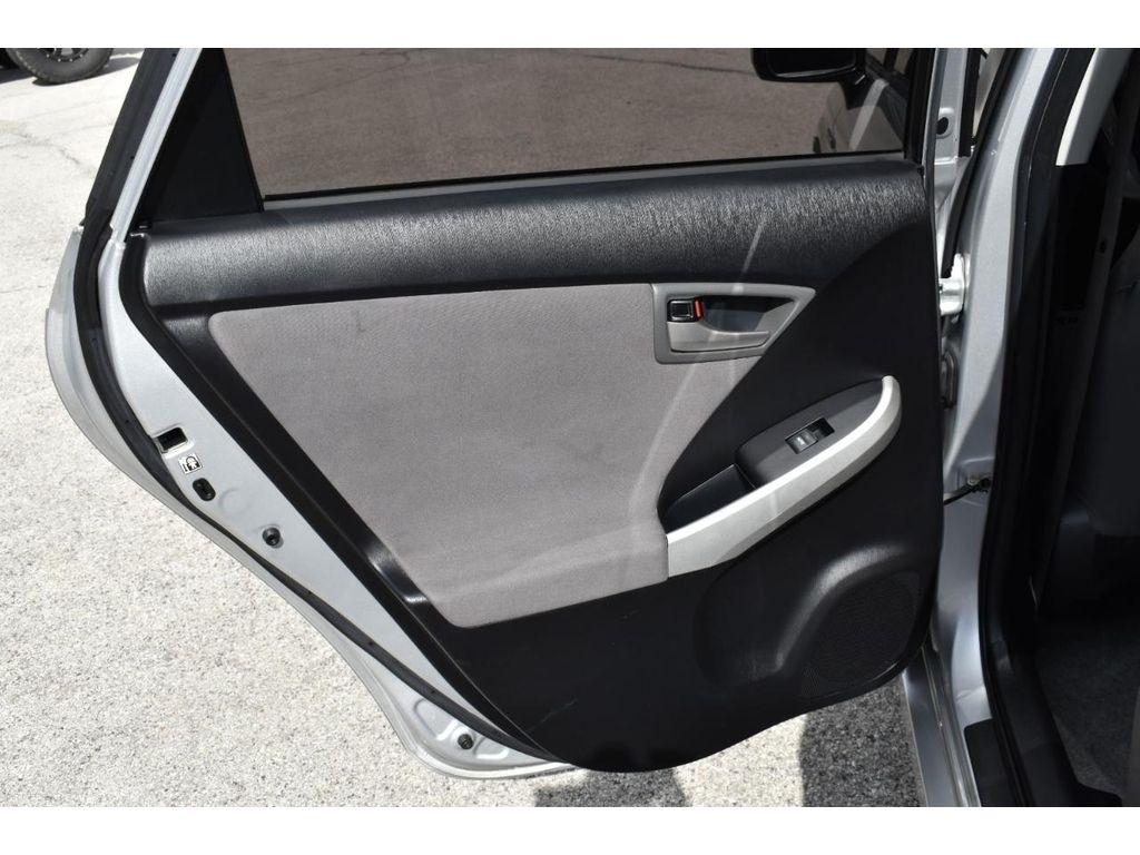 Toyota Prius Two 2014