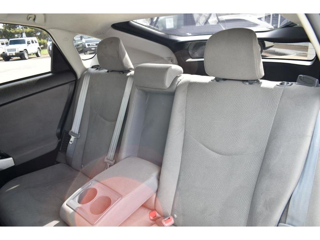 Toyota Prius Two 2014