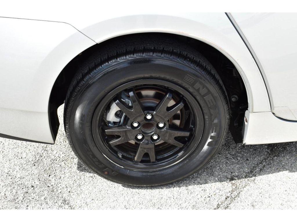 Toyota Prius Two 2014