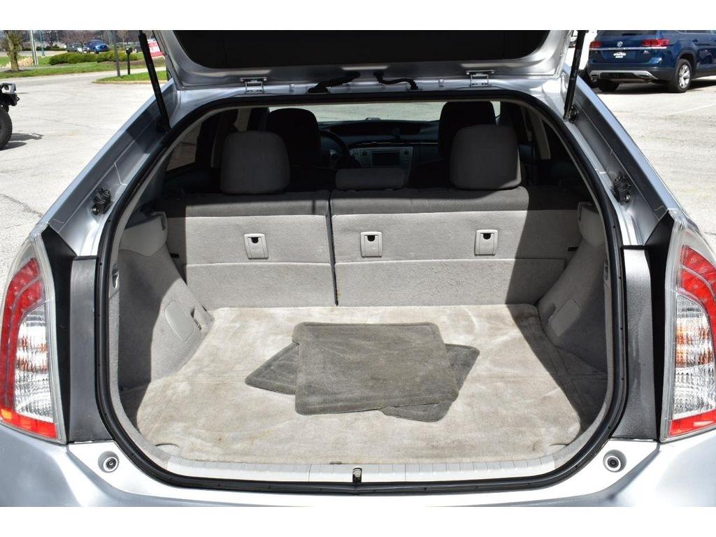 Toyota Prius Two 2014