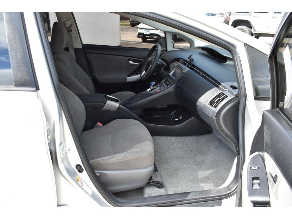 Toyota Prius Two 2014