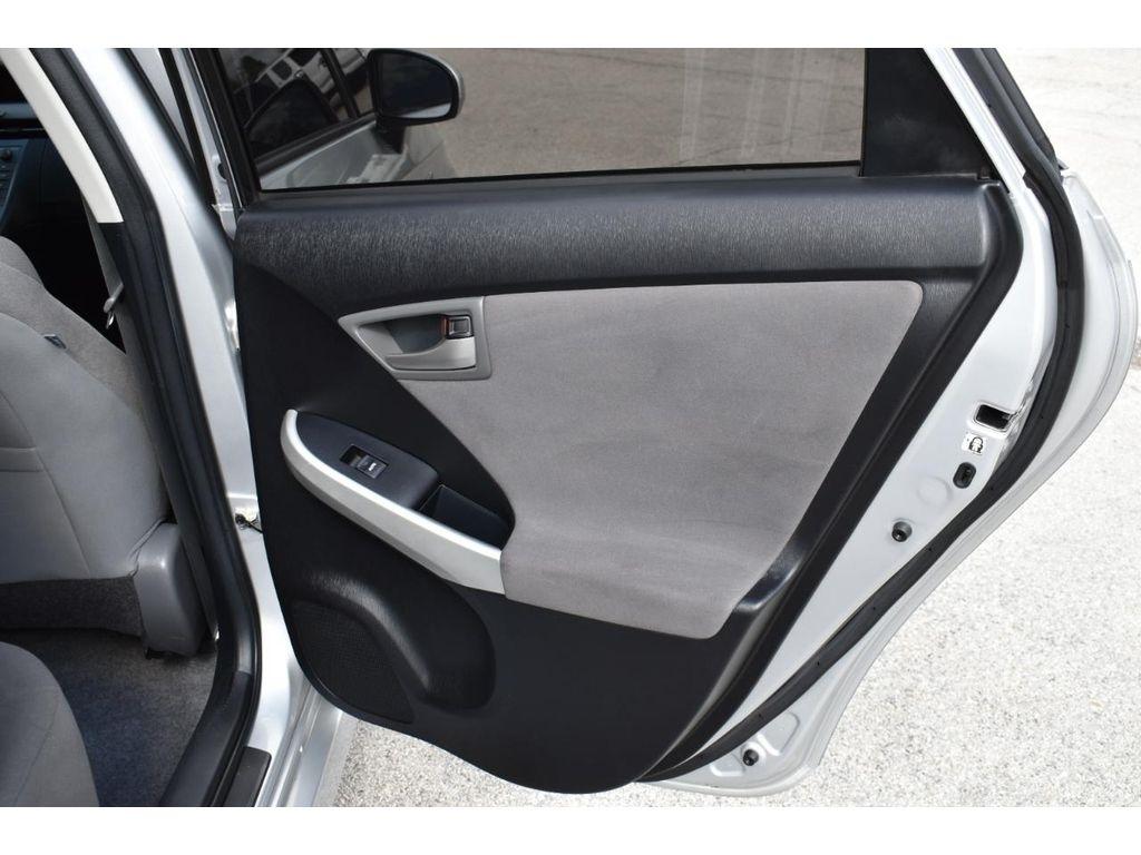 Toyota Prius Two 2014