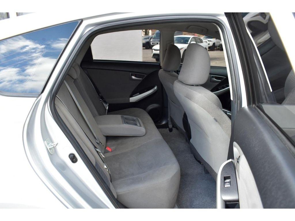 Toyota Prius Two 2014