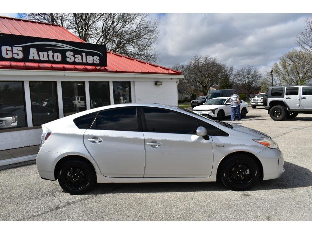 Toyota Prius Two 2014
