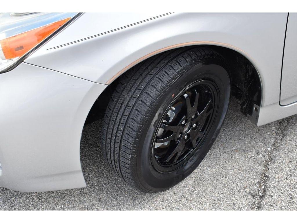 Toyota Prius Two 2014