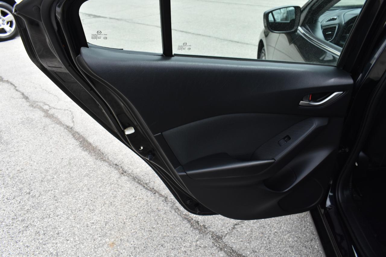 Mazda MAZDA3 i Sport MT 4-Door 2016