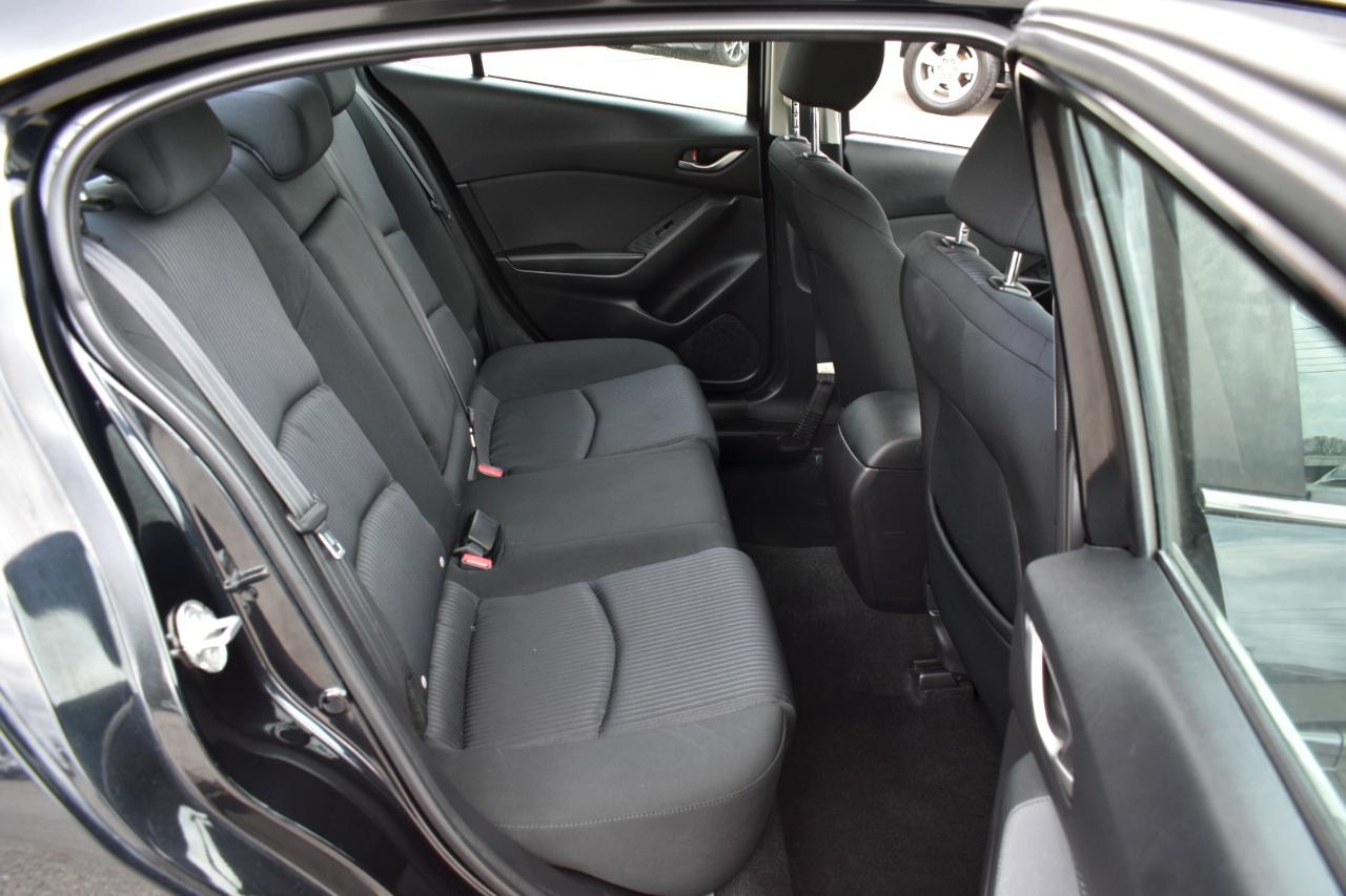 Mazda MAZDA3 i Sport MT 4-Door 2016