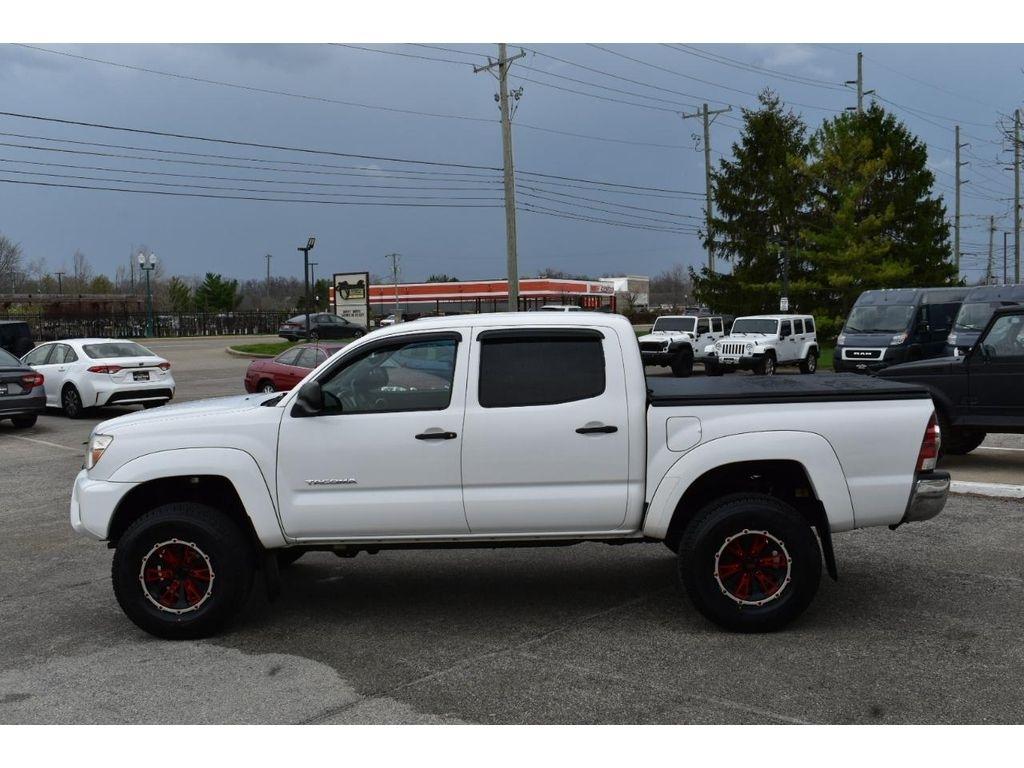 Toyota Tacoma Double Cab V6 5AT 4WD 2015