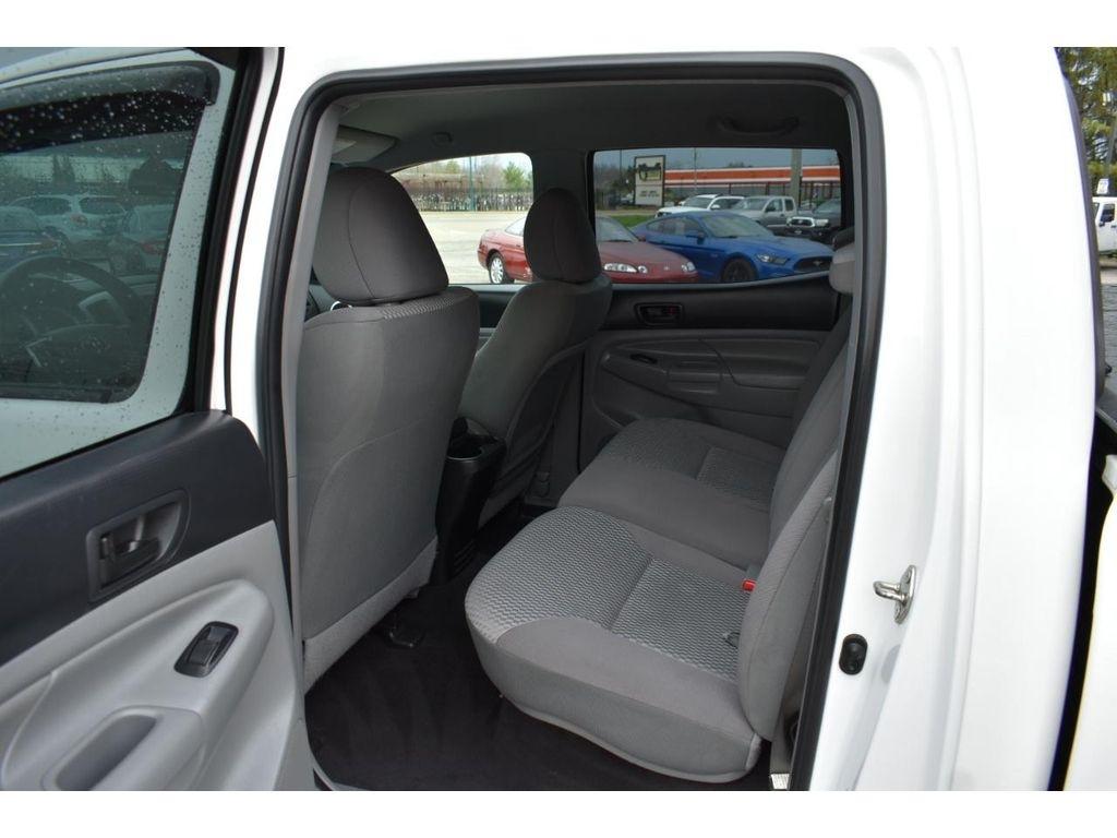 Toyota Tacoma Double Cab V6 5AT 4WD 2015