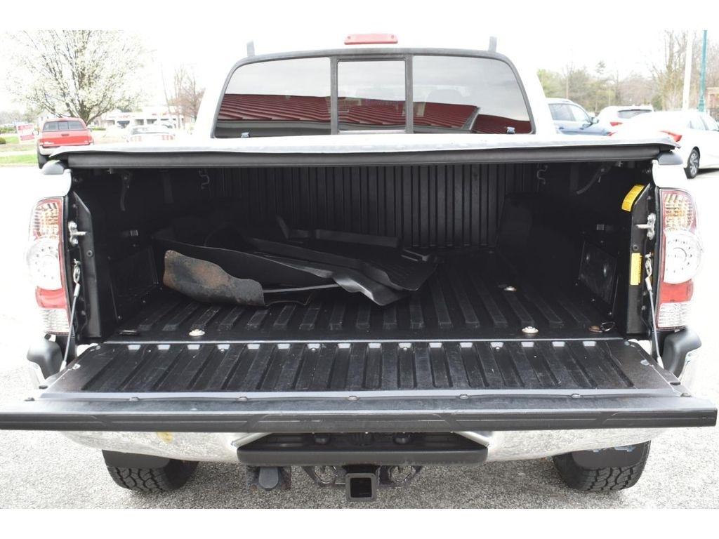 Toyota Tacoma Double Cab V6 5AT 4WD 2015