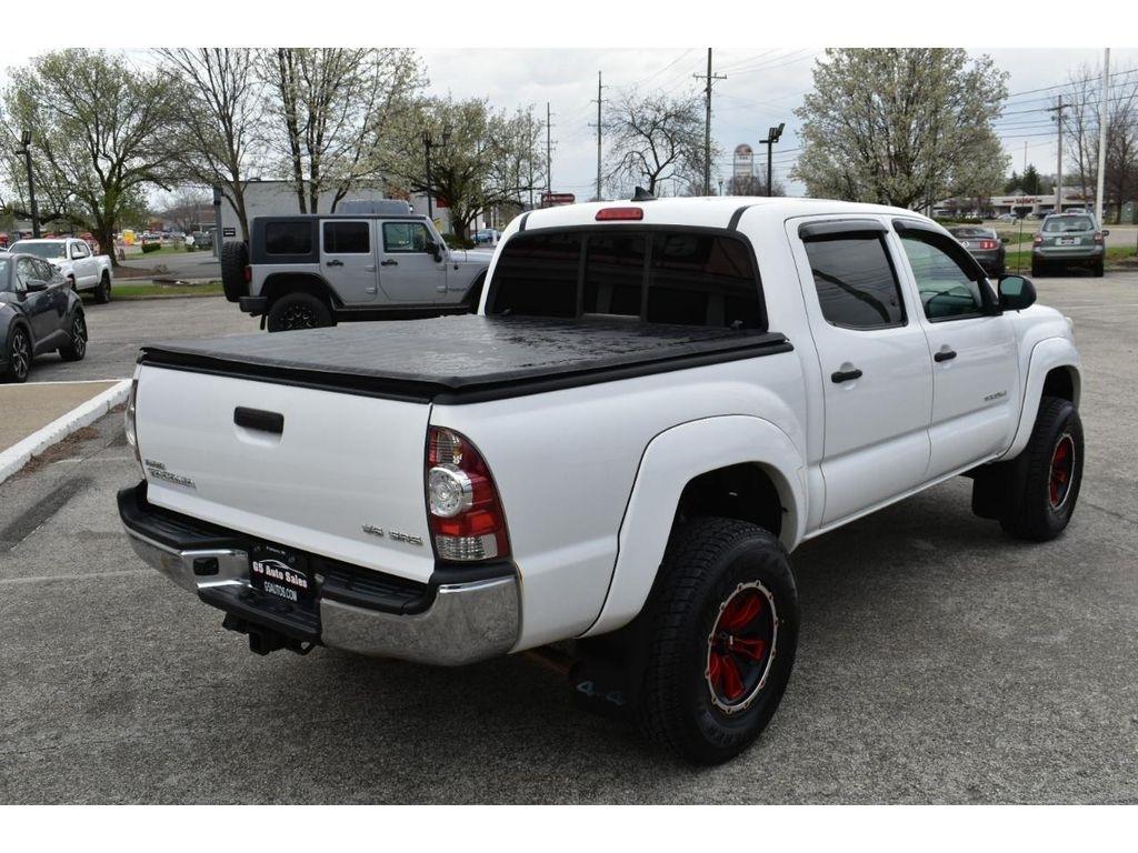 Toyota Tacoma Double Cab V6 5AT 4WD 2015